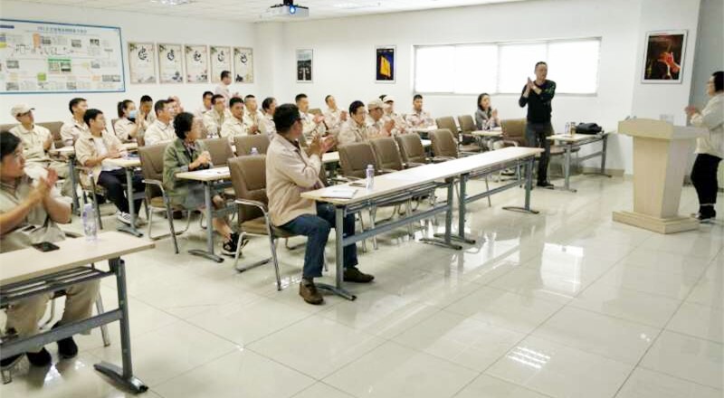讲安全不离口，讲规章规章不离手(图3)